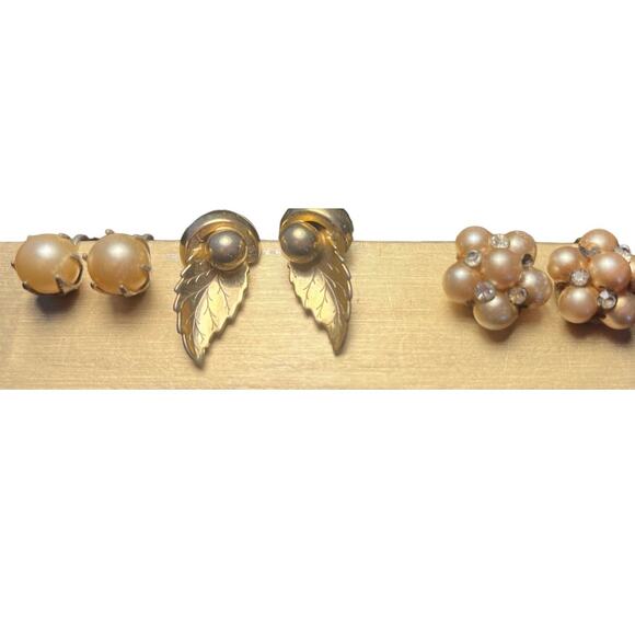Set of 3 Vintage Screw Back Earrings - Picture 1 of 4